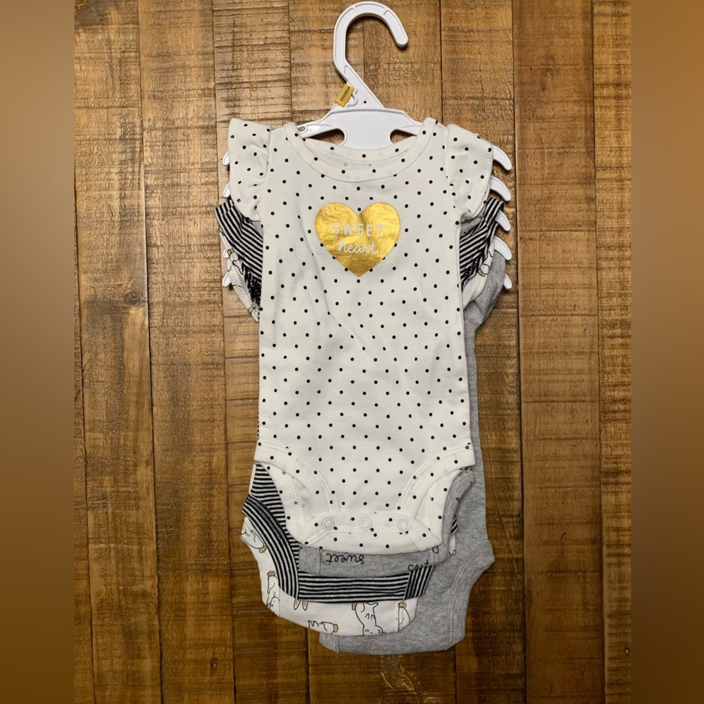 Carter’s Newborn Onesies Bodysuit (set of five; NWOT)